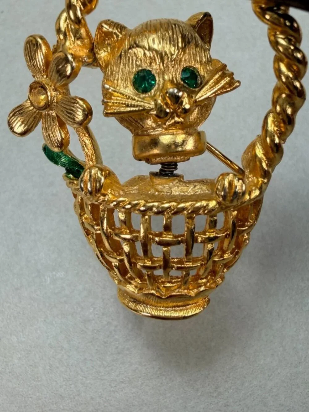Vintage Gold Crown Trembler Cat In Basket Pin Brooch Green Crystal Eyes